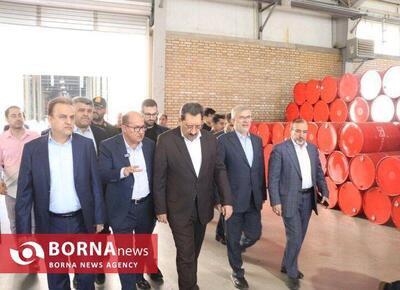  وزیر صنعت، معدن و تجارت از کارخانه رزینی و شیمیایی هشتگرد بازدید کرد