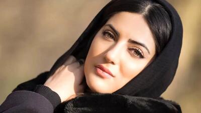  استایل خاص هلیا امامی برای اکران فیلم؛ دامن شلواری پلیسه اینقدر شیک؟