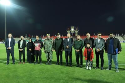  گرامیداشت یاد و خاطره شهدای دانش‌آموز در حاشیه دیدار تراکتور و پرسپولیس