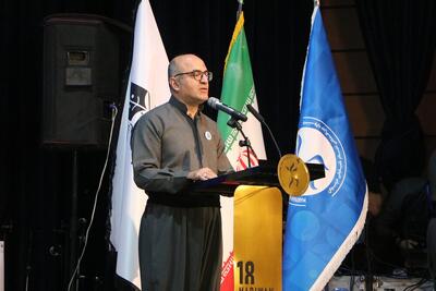  تئاتر خیابانی مریوان بە یک دیپلماسی فرهنگی تبدیل شدە است