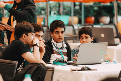  نسل دیجیتال و انزوای نو/ نوجوانان امروز در تقاطع فناوری، احساسات و جهان مدرن