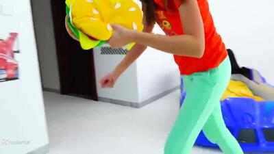  ماجراجویی‌های خنده‌دار ولاد و نیکی؛ دنیای شگفت‌انگیز بچه‌ها!