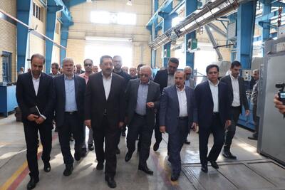  وزیر صنعت، معدن و تجارت از یکی از واحدهای صنعت ریلی نظرآباد بازدید کرد
