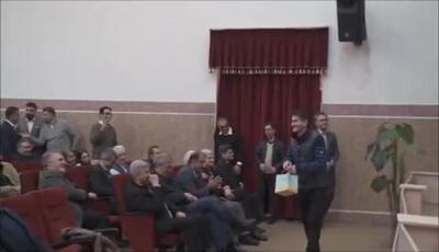 مراسم تجلیل از زنده یاد احمد احمدپور ، بازیگر نقش محمدرضا نعمت زاده در فیلم خانه دوست کجاست