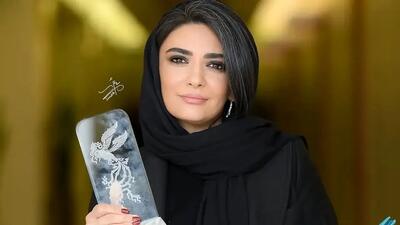  تیپ عجیب لیندا کیانی در جشنواره فجر توجه همه را به خود جلب کرد