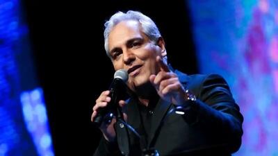  فیلم آواز شاد / مهران مدیری پای پدرش رو میکشه وسط میگه رقص پایین برره ای بریم کرکر خندست