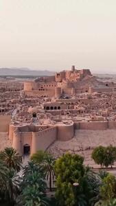  میان گرمای کویر و سکوت باد، ارگ بم همچنان با غرور و آرامش ایستاده + فیلم