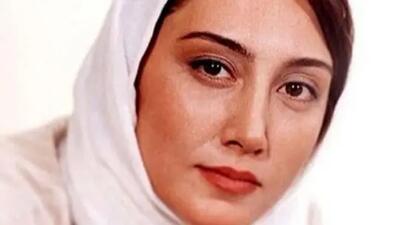  عکس ها / نگاهی به خانه آرامش بخش با چیدمان زیبای هدیه تهرانی/ یوگای خانم بازیگر وسط پذیرایی شیک و خوشرنگش ...