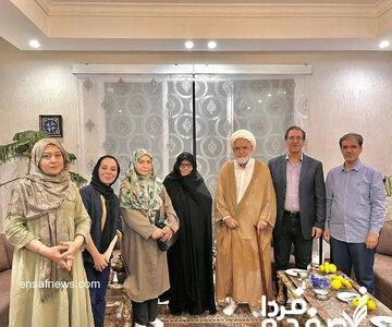 کروبی در دیدار با فرزندان موسوی و رهنورد؛ برخی در مجلس برای پوتین یقه پاره می‌کنند/ کروبی موسوی را با چه صفتی یاد کرد؟ + تصویر