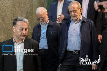  پزشکیان در قطار راه آهن شرق استان تهران/ کدام وزرا در بازدید میدانی همراه رییس دولت بودند + تصویر