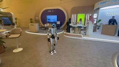  ربات چینی در کنفرانس ابتکار سرمایه‌گذاری آینده در ریاض به رقص و پایکوبی می پردازد