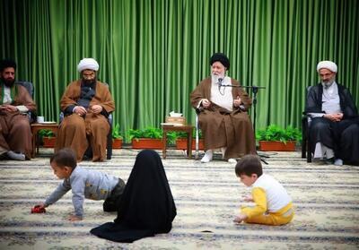 فداکاری زنان در خانه، همانند جهاد مردان در جنگ است - تسنیم