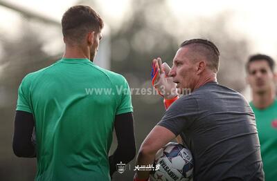  سرمربی منچستریونایتد در پرسپولیس ماند