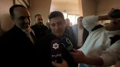  مصاحبه با سرمربی تیم ملی زیر نور چراغ قوه