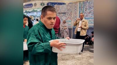  خادمان متفاوت امام رضا (ع) در چایخانه حضرت + فیلم