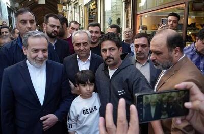  گشت‌وگذار کوتاه وزیر امور خارجه در بازار تبریز +عکس