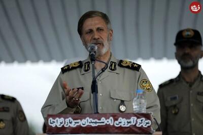  دریافت تقدیرنامه از رهبر انقلاب توسط فرمانده ارتش