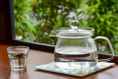  آب گرم ناشتا؛ معجزه‌ای برای بدن یا فقط یک باور قدیمی؟