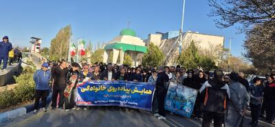  همایش خانوادگی پیاده‌روی و آموزش‌های امدادی در اردبیل برگزار شد