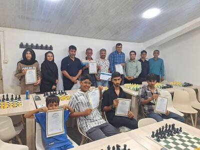  محمدنور پالیزبان قهرمان مسابقات شطرنج بندرلنگه شد