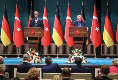  پاسخ تند اردوغان به صدراعظم آلمان در کنفرانس مشترک خبری: حدود ۶۰ هزار نفر از بی‌گناهان در غزه شهید شده‌اند و تل‌آویو همچنان به نسل‌کشی و محاصره فلسطینی‌ها ادامه می‌دهد؛ آیا آلمان این را نمی‌بیند؟