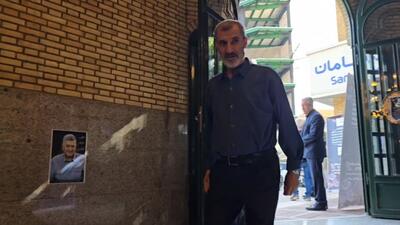  حضور وزیر ورزش و پیشکسوتان استقلال و پرسپولیس در مراسم ختم اکبر کارگرجم