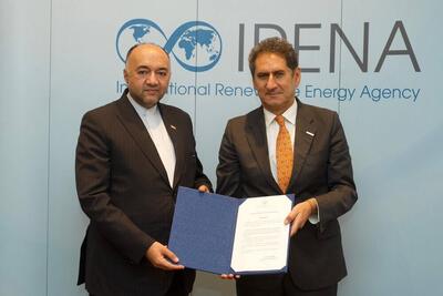  سفیر ایران در امارات استوارنامه خود را به مدیرکل «آیرنا» تسلیم کرد