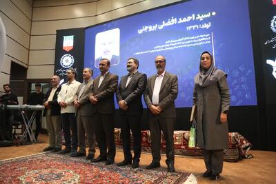 تجلیل از پیشکسوتان رسانه در جشن با تاخیر روز خبرنگار/ انجمن صاحبان مطبوعات پایبندی به میراث خبرنگاری را فریاد زد