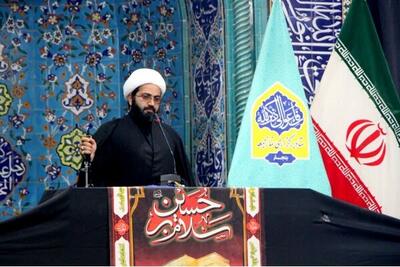  امام جمعه بنجار: عبرت از تاریخ قاجار و پهلوی چراغ راه امروز ماست