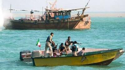  مقامات ایرانی از توقیف شناور حامل 240 هزار لیتر سوخت قاچاق در خلیج فارس خبر دادند