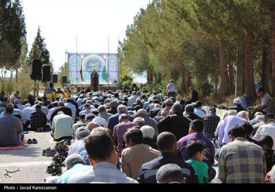  روایت تسنیم از برگزاری یک «نماز جمعه متفاوت» در دامغان؛ ادای احترام نمازگزاران به دانشجویان انقلابی - تسنیم
