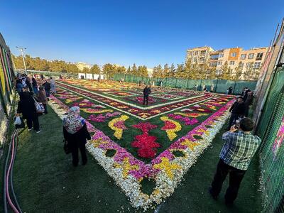  بزرگ‌ترین فرش سرگل خاورمیانه در محلات