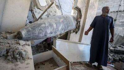  تصاویری از بمب عمل‌نکرده اسرائیلی در منزل یک خانواده در غزه