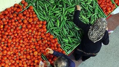  بازار میوه و سبزی تهران جنجالی شد؛ هر کیلو خیار ۸۰ هزار تومان!