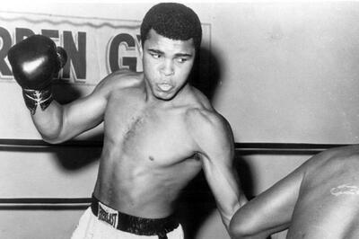  جاخالی به 21 مشت در 10 ثانیه توسط محمد علی کلی