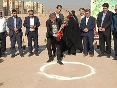  ساخت دوچمن مصنوعی در مهرگان آغاز شد