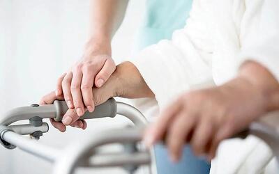  استفاده از وسایل ارتوپدی حمایتی مداخله‌ای موثر برای توانمندی سالمندان