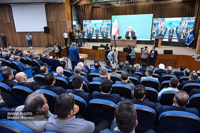  پزشکیان: دولت آماده رفع موانع بخش خصوصی در پروژه جمع‌آوری گازهای مشعل است