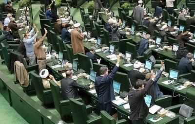  هشدار لاریجانی، بی‌اعتنایی رادیکال‌ها؛ مسیر بازگشت به اقتدارگرایی آغاز شد