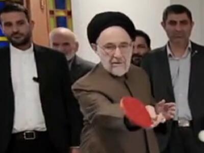  ویدیو؛ سید محمد خاتمی در حال انجام ورزش پینگ‌پونگ در سفر به یزد