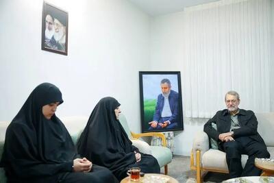  دیدار لاریجانی با خانواده شهید ایزدی