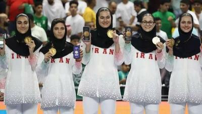  پرچم دختران همچنان بالاست!