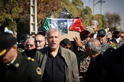  تشییع پیکر خلبان شهید در اراک