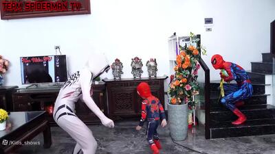  کارتون مرد عنکبوتی spiderman ماجرای نبرد مرد عنکبوتی و اسپایدرمن خنده‌دار