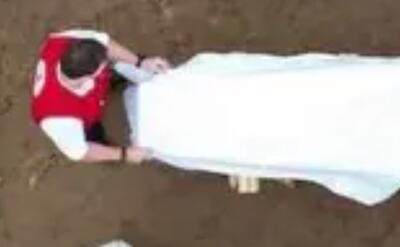  جنایت اسرائیل؛ پیکر شهدای فلسطینی را در وضعیتی وحشتناک تحویل دادند؛ آنها به دلیل اصابت گلوله، شکنجه و زیر گرفته شدن توسط تانک‌ها مثله شده بودند