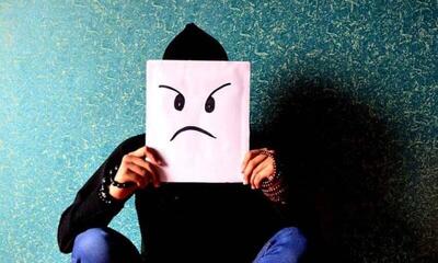  فیلم/ چرا برخی افراد همیشه از زندگی ناراضی اند؟