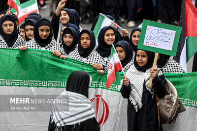  ملک مکان: اجتماع‌ مردمی یوم الله ۱۳ آبان در فارس برگزار می‌شود