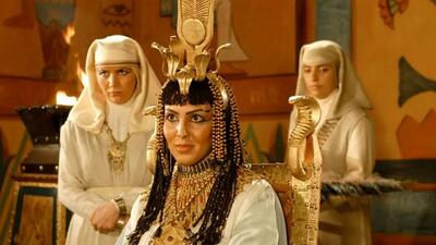  ظاهر متفاوت بازیگر نقش نفرتیتی در کنسرت رضا صادقی!