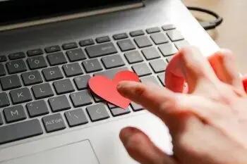  چرا گفتن «دوستت دارم» اینقدر سخت است؟