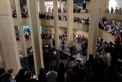  قدم‌زدن در میان نغمه‌ها